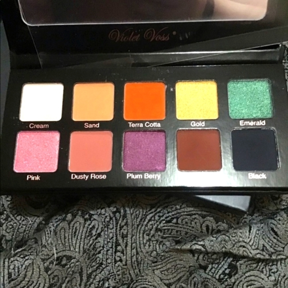 Violet Voss essentials pro series pallet